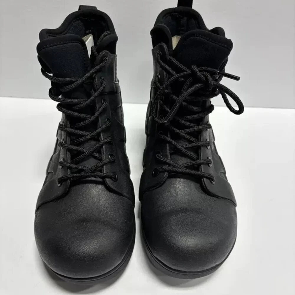 Bogs Men’s Turf Stomper, Black Waterproof Boots, Size 4 M